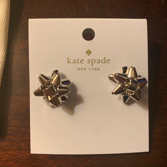 ♠️ Kate Spade Silver Bourgeois Bow Earrings NWT - Picture 3 of 6